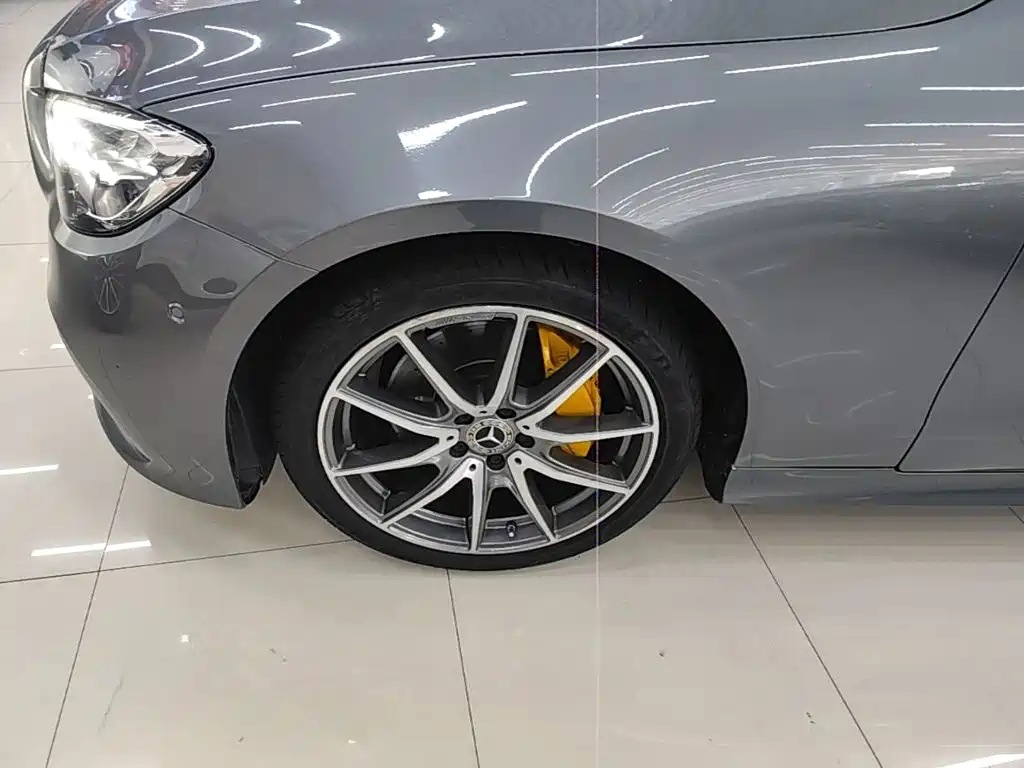 Mercedes-Benz E-Class (Import) — миниатюра 23
