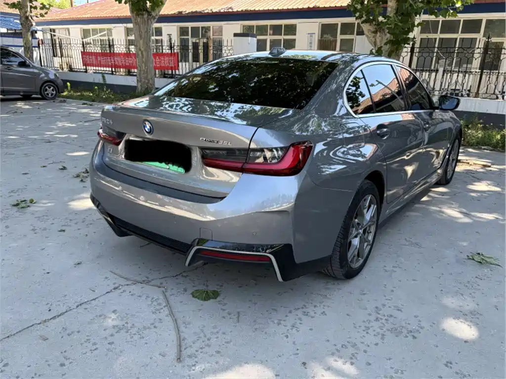 BMW i3 2024 eDrive 35 L