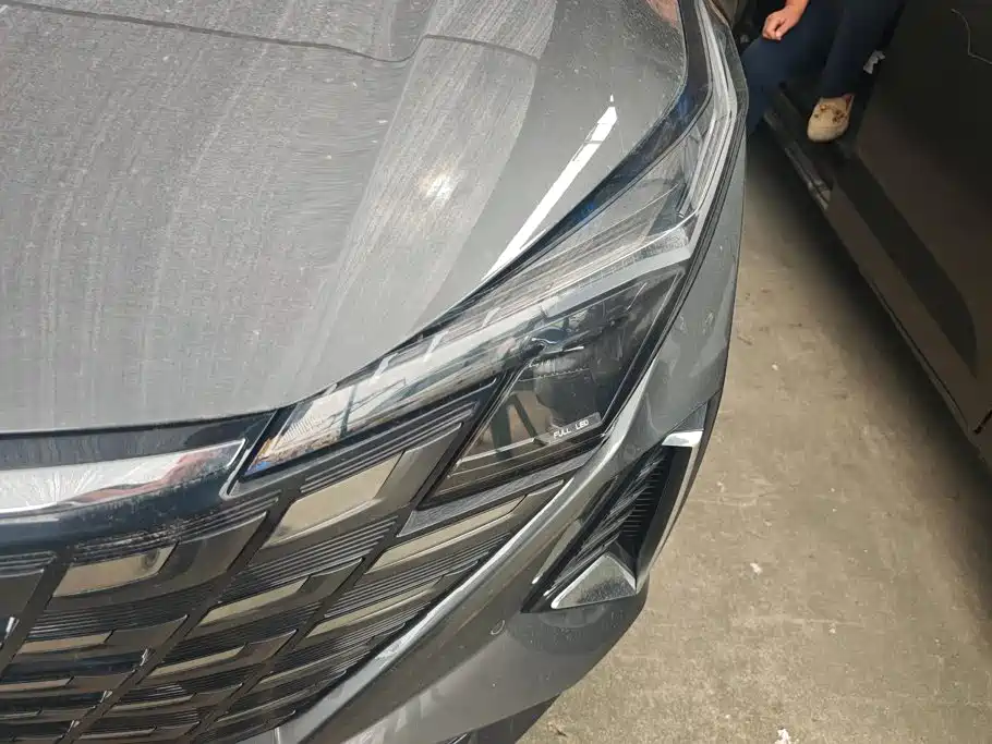 Changan UNI-Z New Energy — миниатюра 5