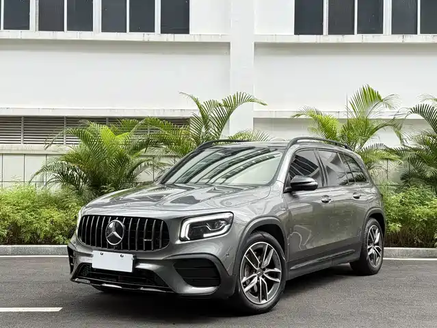 MERCEDES-BENZ GLB AMG