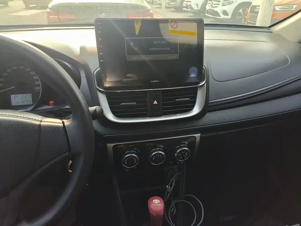 Toyota Yaris L — миниатюра 13