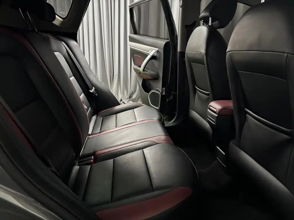 Geely Binyue — миниатюра 10