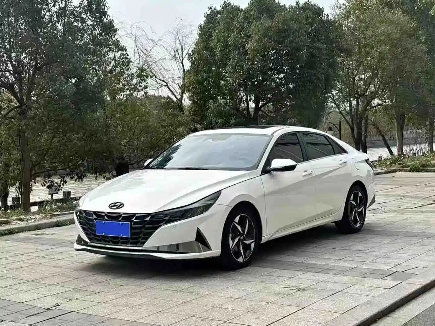 伊兰特 2022款 1.5L CVT LUX尊贵版 2022