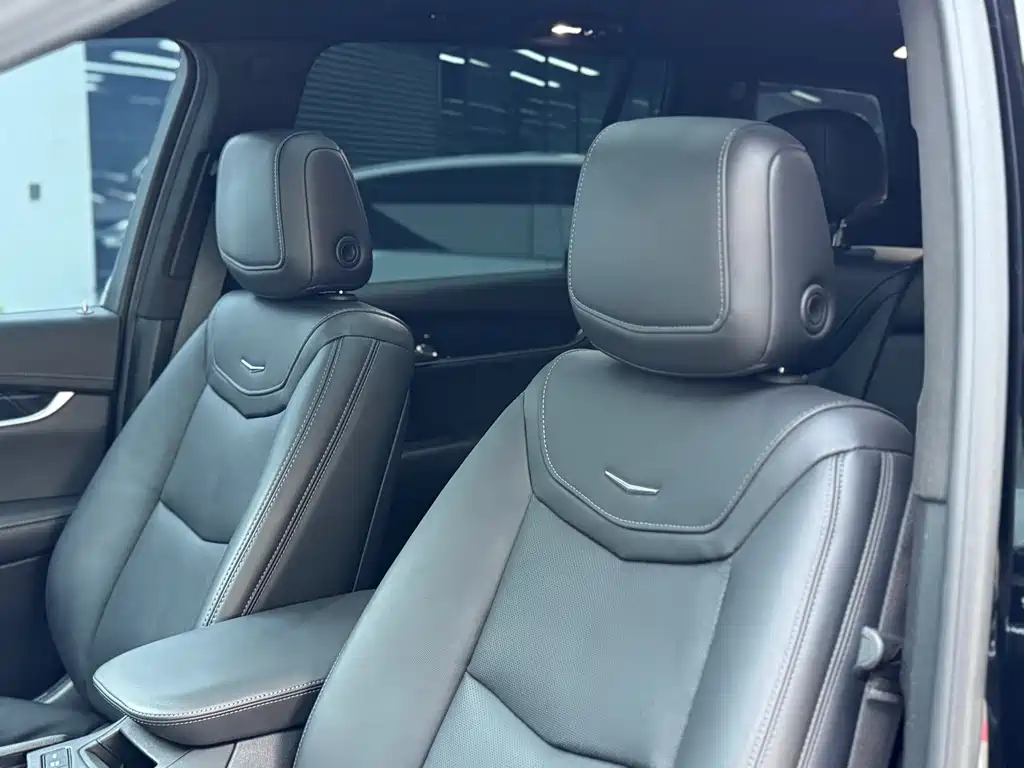 Cadillac XT6 — миниатюра 7