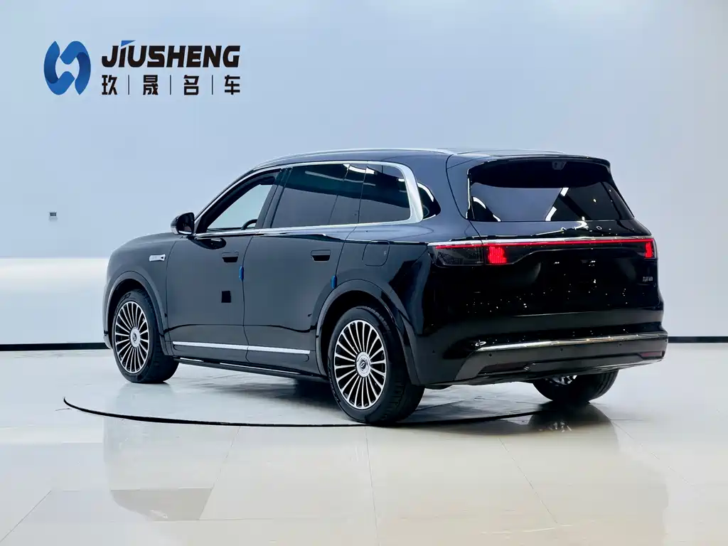 AITO ASK THE WORLD M8