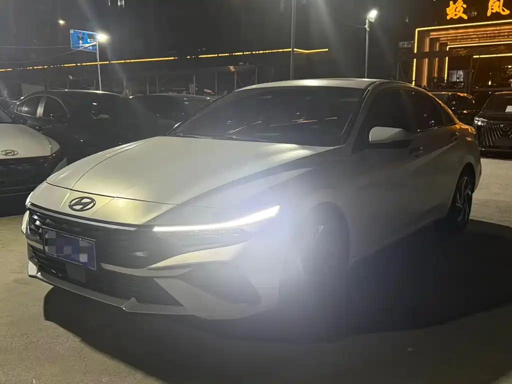 Hyundai Elantra 2024