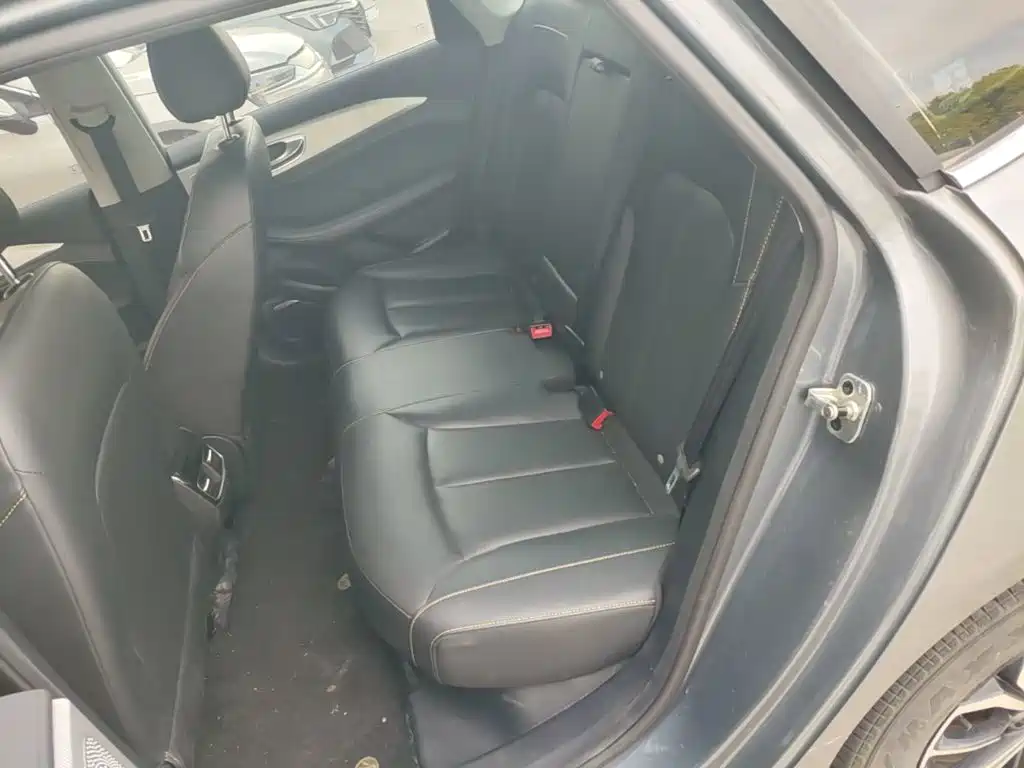 Roewe i6 MAX New Energy — миниатюра 17
