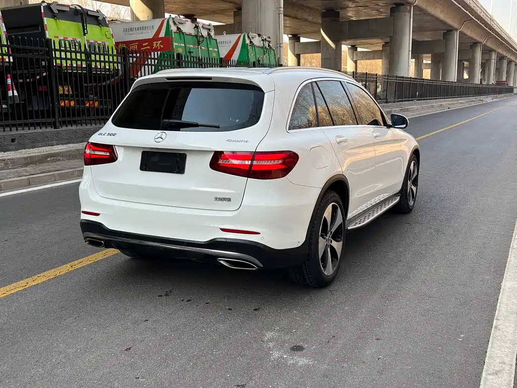 MERCEDES-BENZ GLC