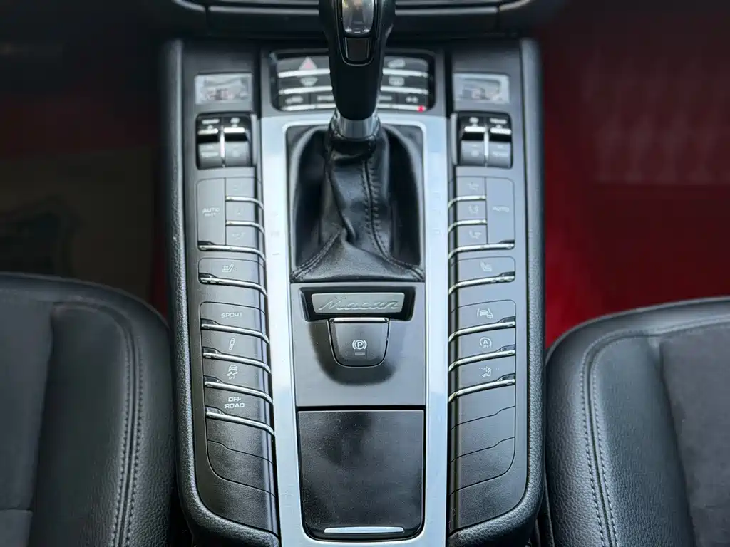 Porsche Macan — миниатюра 11