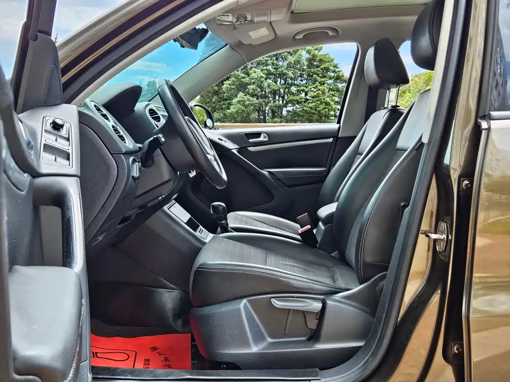 Volkswagen Tiguan 2015 1.8TSI AT