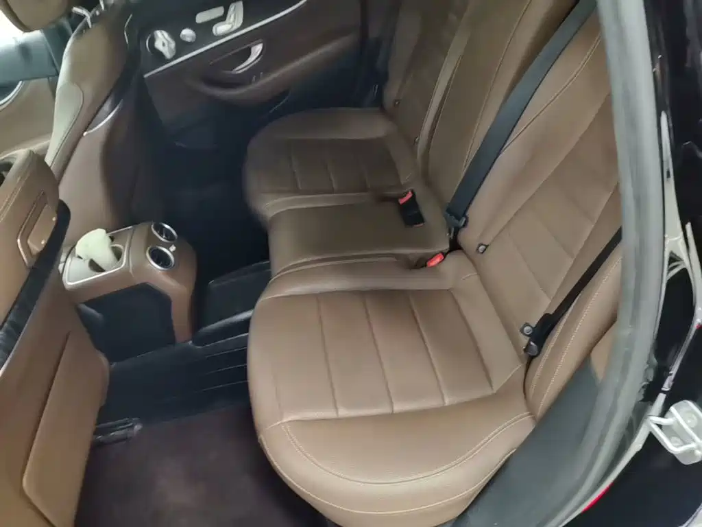 Mercedes-Benz E-Class — миниатюра 17