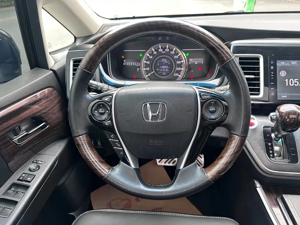 Honda Elysion 2016 2.4L Comfort