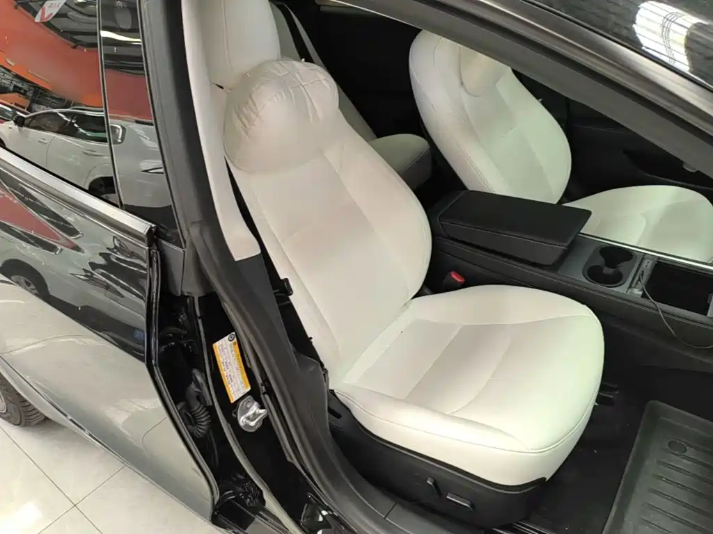 Tesla Model 3 — миниатюра 25