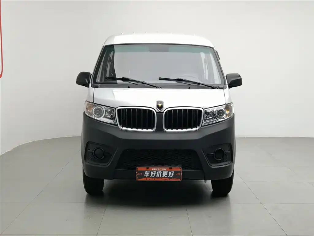 Jinbei X30 2023 1.5L 2/5 мест SWC15M