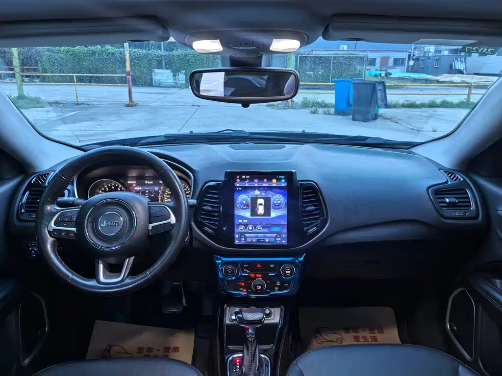 Jeep Compass — миниатюра 9
