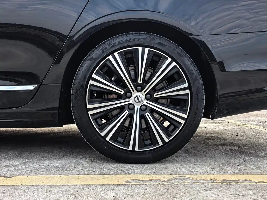 Volvo S90 — миниатюра 23