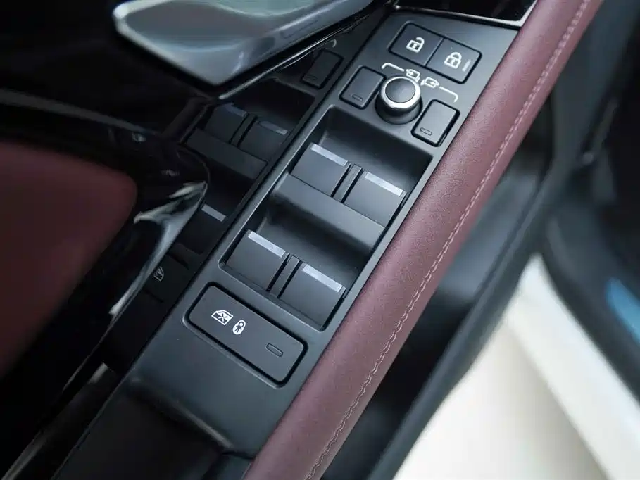 LAND ROVER RANGE ROVER AURORA NEW ENERGY