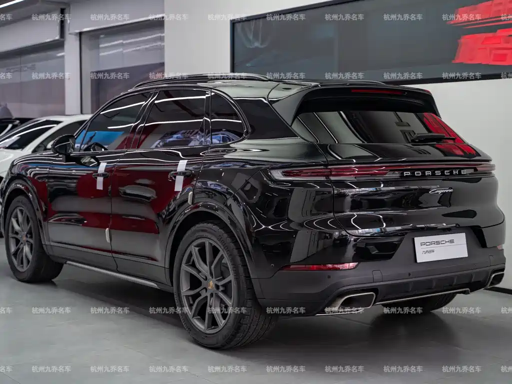 Porsche Cayenne — миниатюра 5