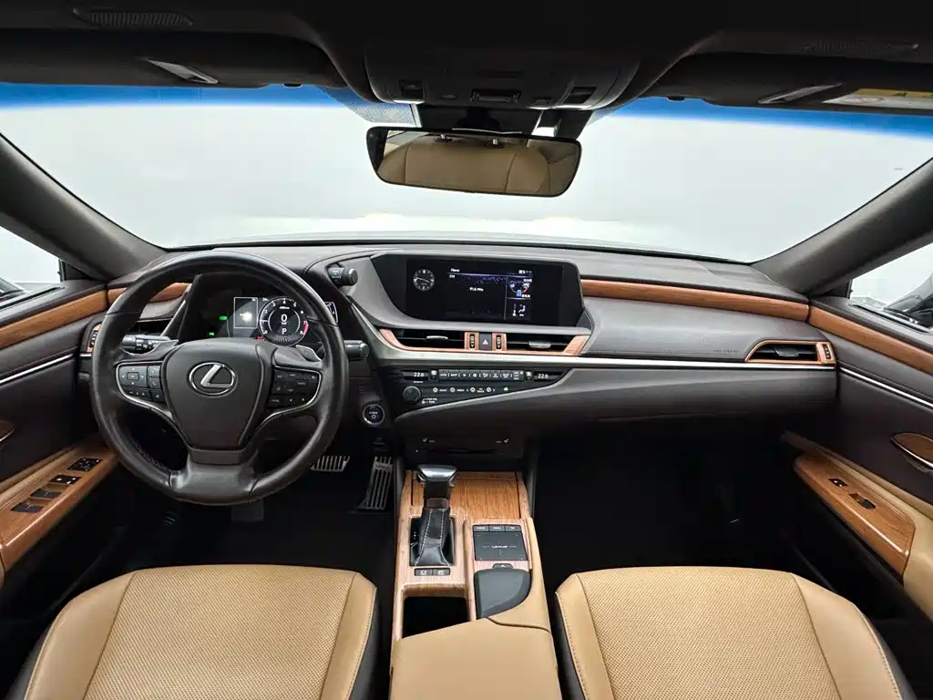 Lexus ES — миниатюра 17