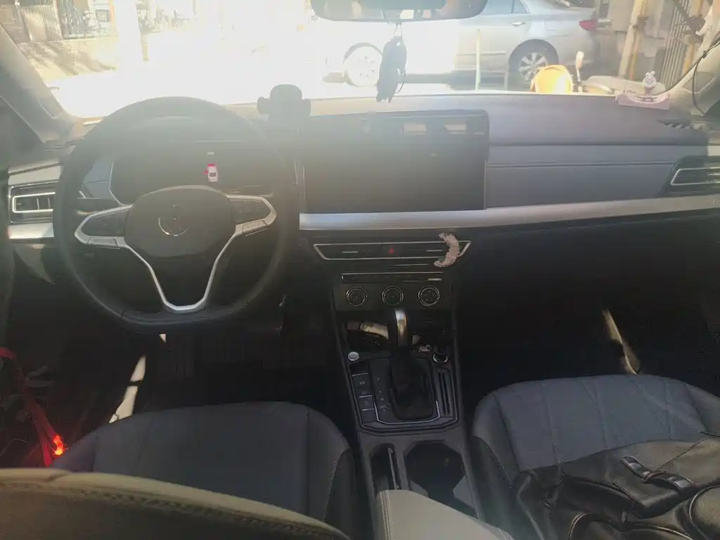 Volkswagen Lavida — миниатюра 5
