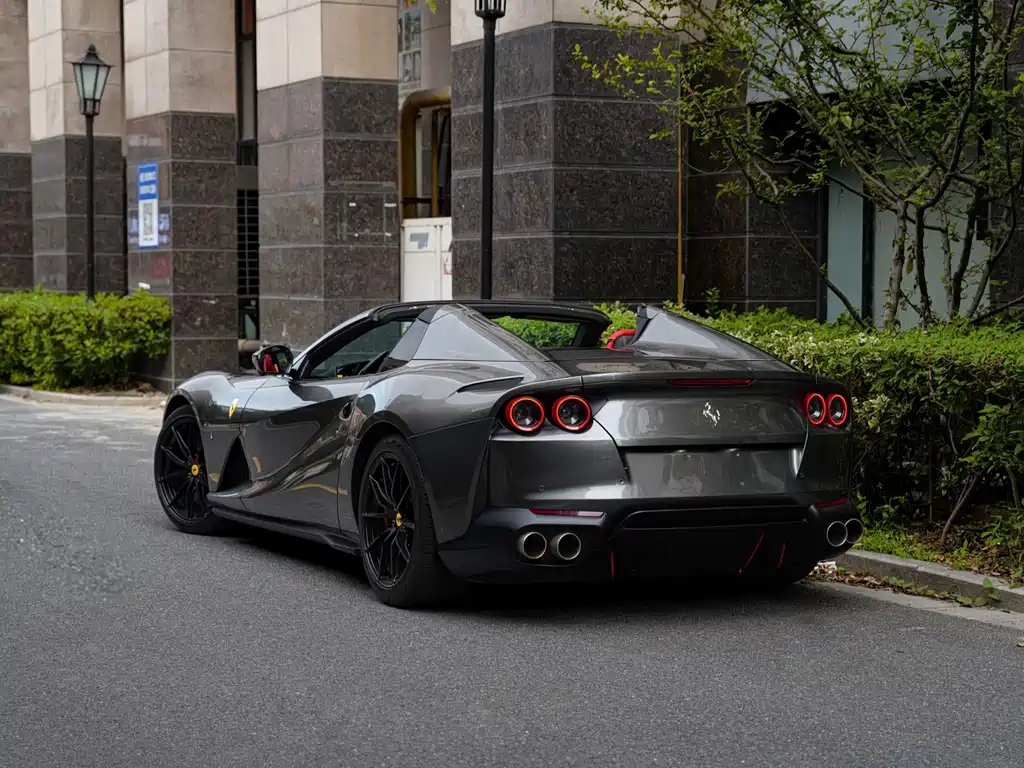 Ferrari 812 — миниатюра 4