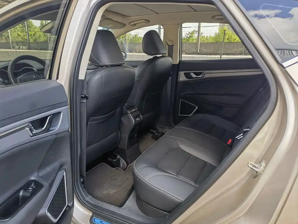 Geely Emgrand GS — миниатюра 9