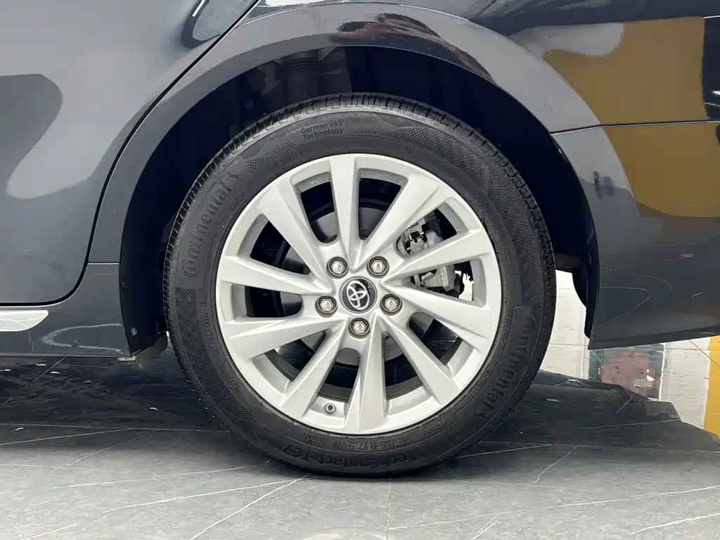 Toyota Camry — миниатюра 22