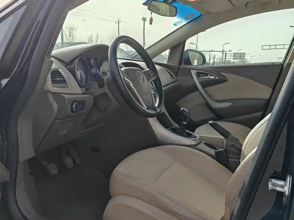 Buick Excelle 2013 GT 1.6L MT