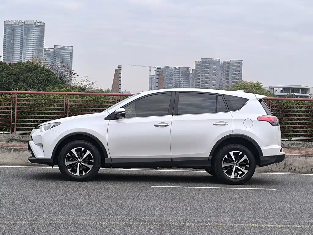 TOYOTA RAV4 RONGFANG