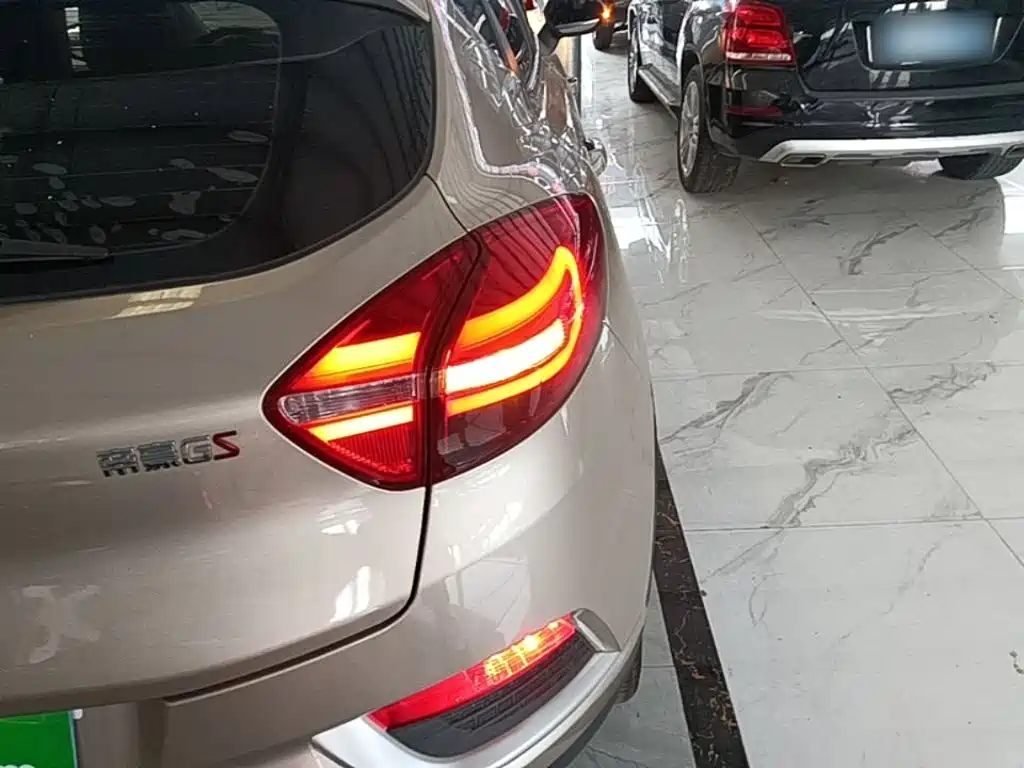 Geely Emgrand GS — миниатюра 8
