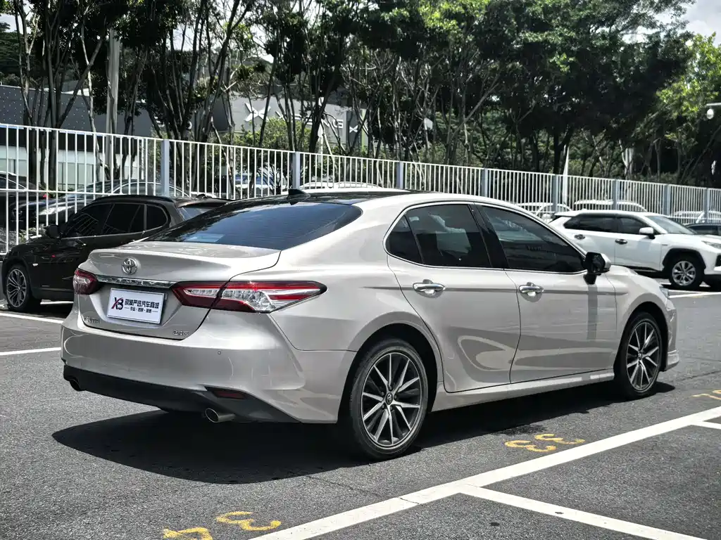 Toyota Camry 2021 2.5G Luxury