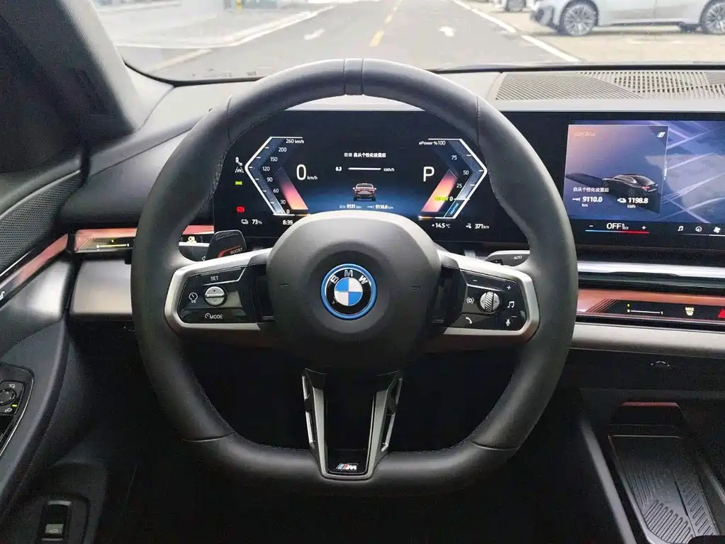 BMW i5 — миниатюра 6