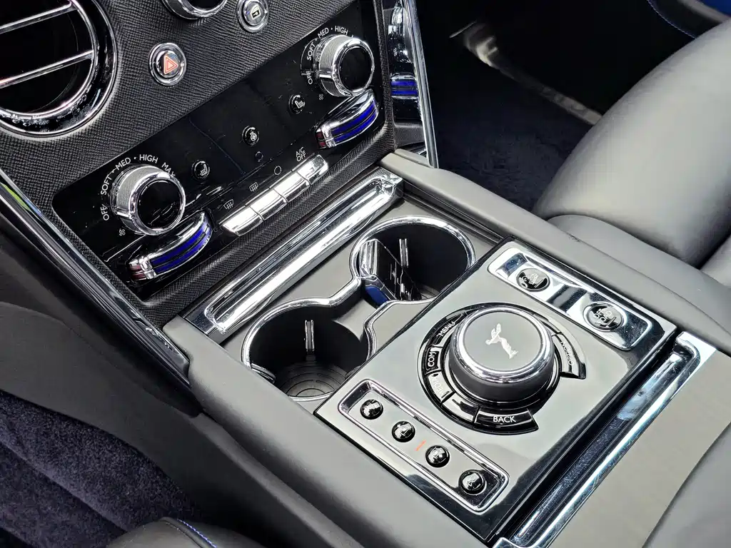 Rolls-Royce Cullinan 2018 мест