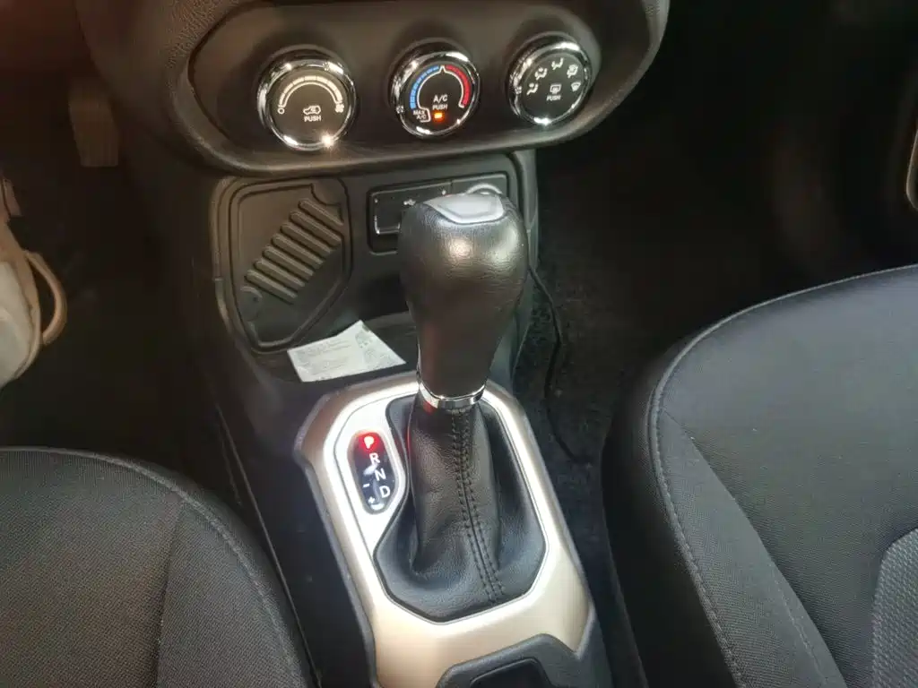 Jeep Renegade — миниатюра 10