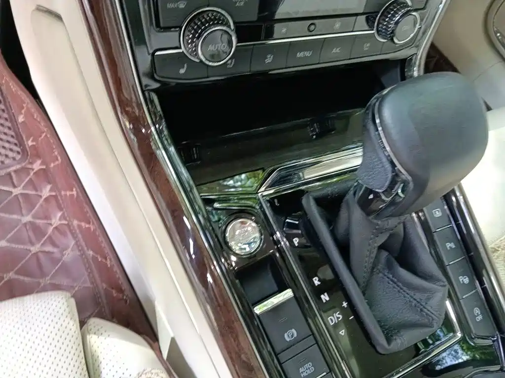 Volkswagen Phideon — миниатюра 11