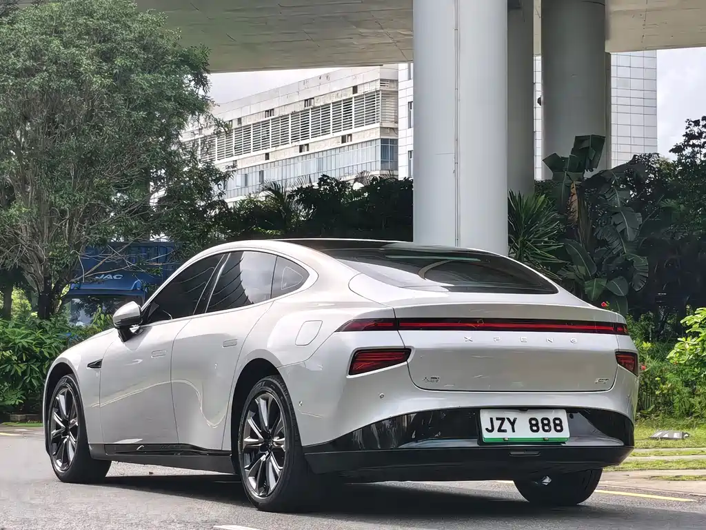 XPeng P7 — миниатюра 5