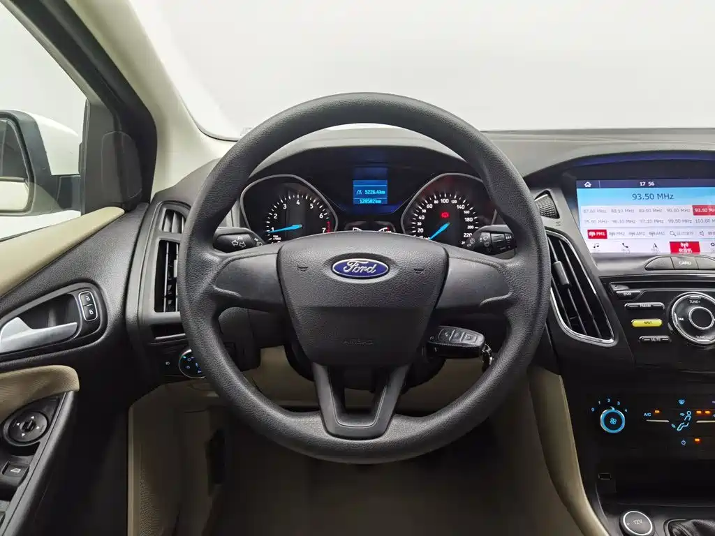 Ford Focus — миниатюра 11
