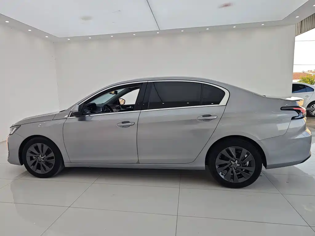 Peugeot 408 — миниатюра 30