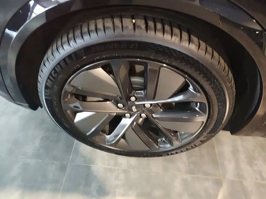 Li Auto Li L9 — миниатюра 23