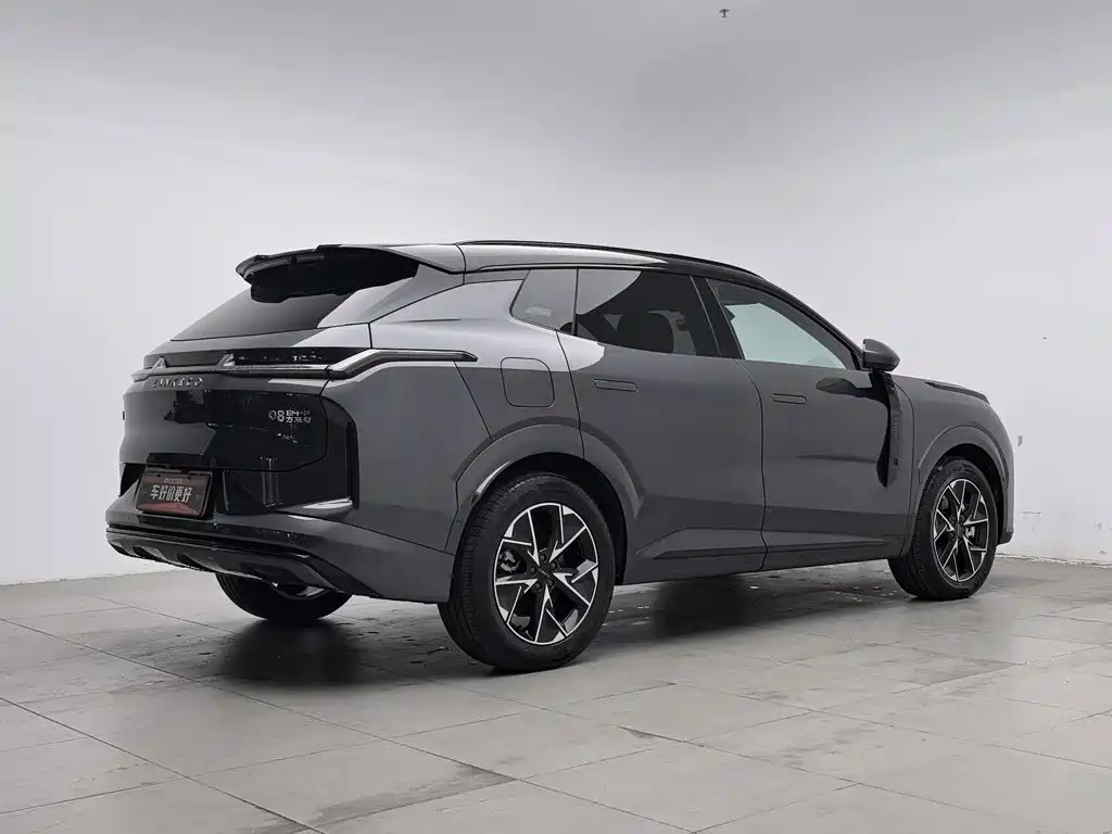 Lynk & Co 08 EM-P — миниатюра 2