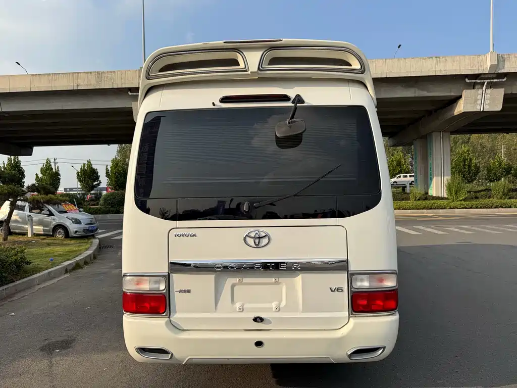Toyota Coaster (Overseas) — миниатюра 4