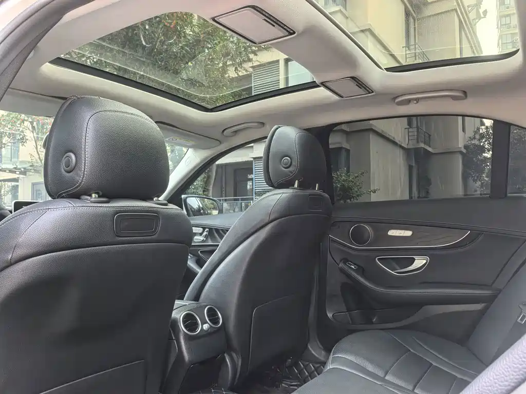 Mercedes-Benz C-Class — миниатюра 10