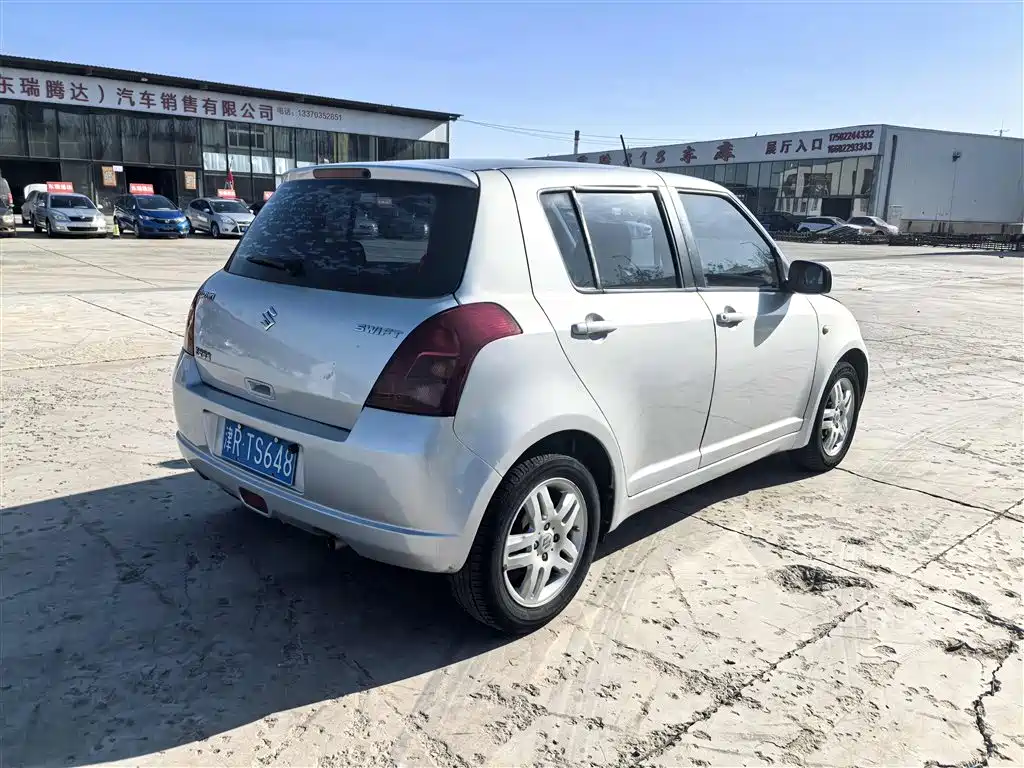 Suzuki Swift 1.3L Auto Value Edition, фото 7