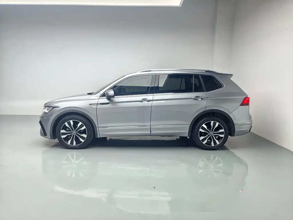 Volkswagen Tiguan L — миниатюра 4