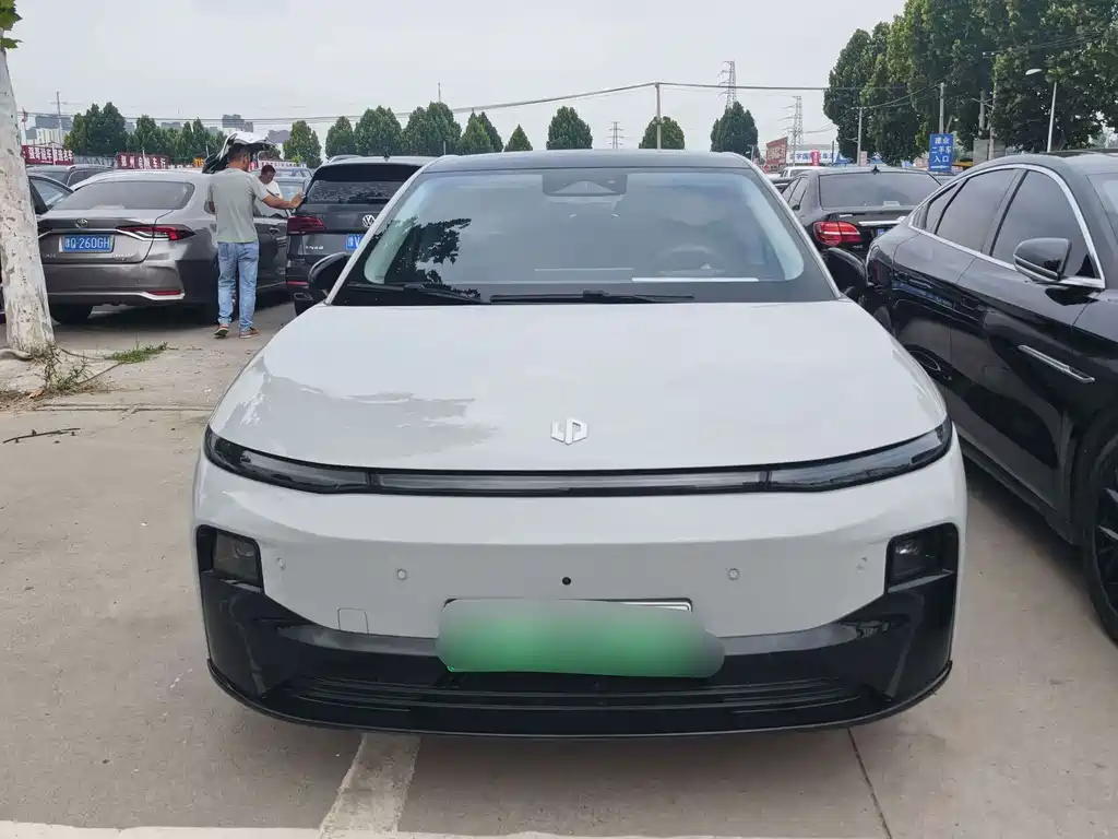 Leapmotor Leapmotor B01 — миниатюра 2