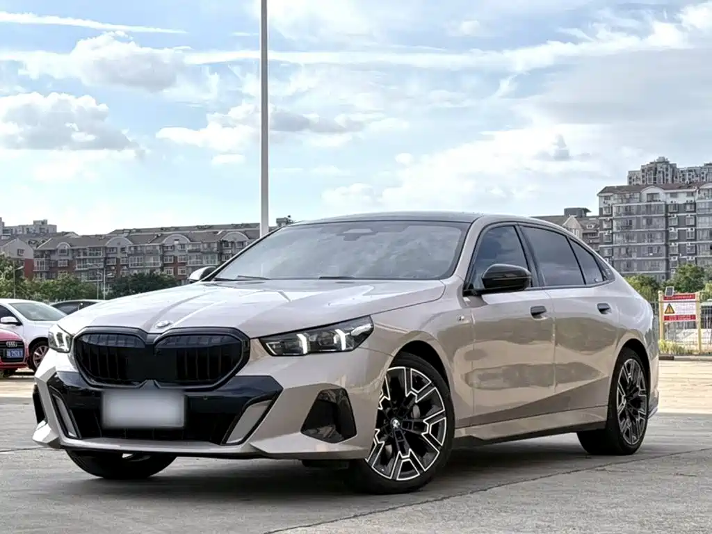 BMW 5 Series — миниатюра 2