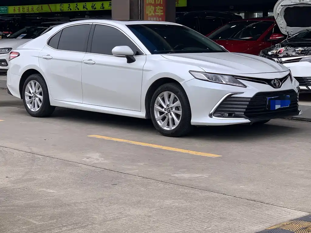 TOYOTA CAMRY