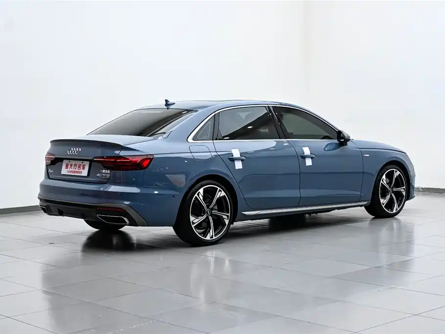 Audi A4L 2022 40 TFSI quattro RS