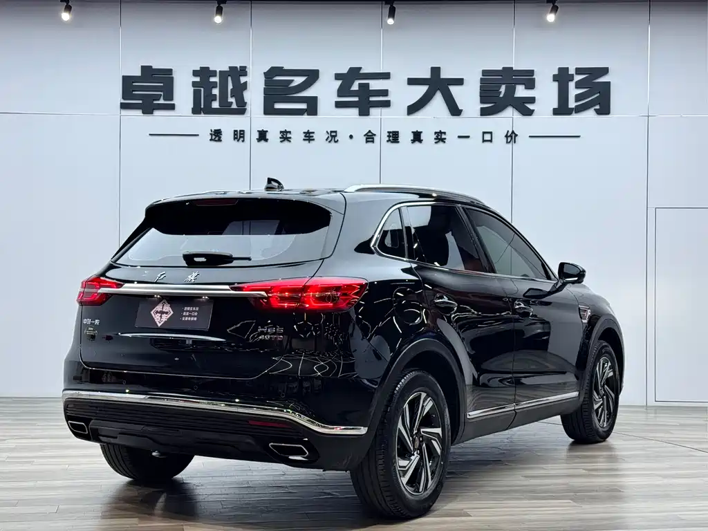 Hongqi HS5 2022 2.0T