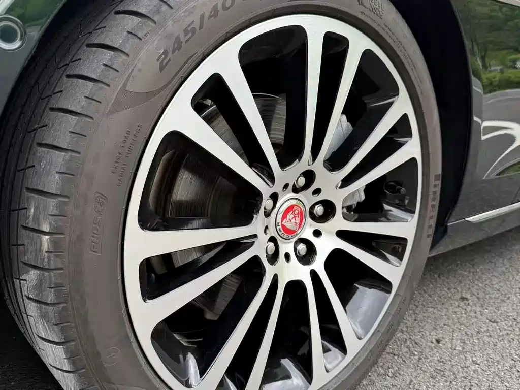 Jaguar XFL — миниатюра 14